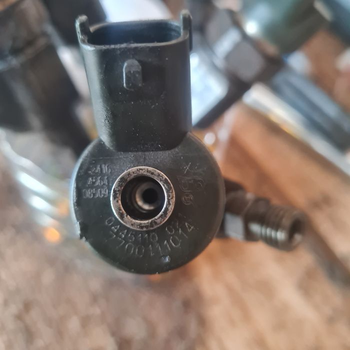 Vand injectoare 1.9 dci 0445110021