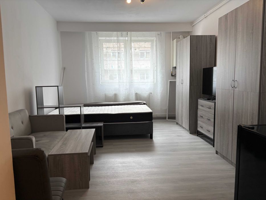 Închiriez garsonieră în Vasile Aaron