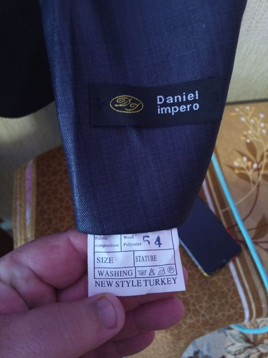 Продам костюм класика