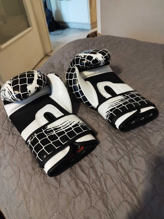 Боксови ръкавици на Armagedon