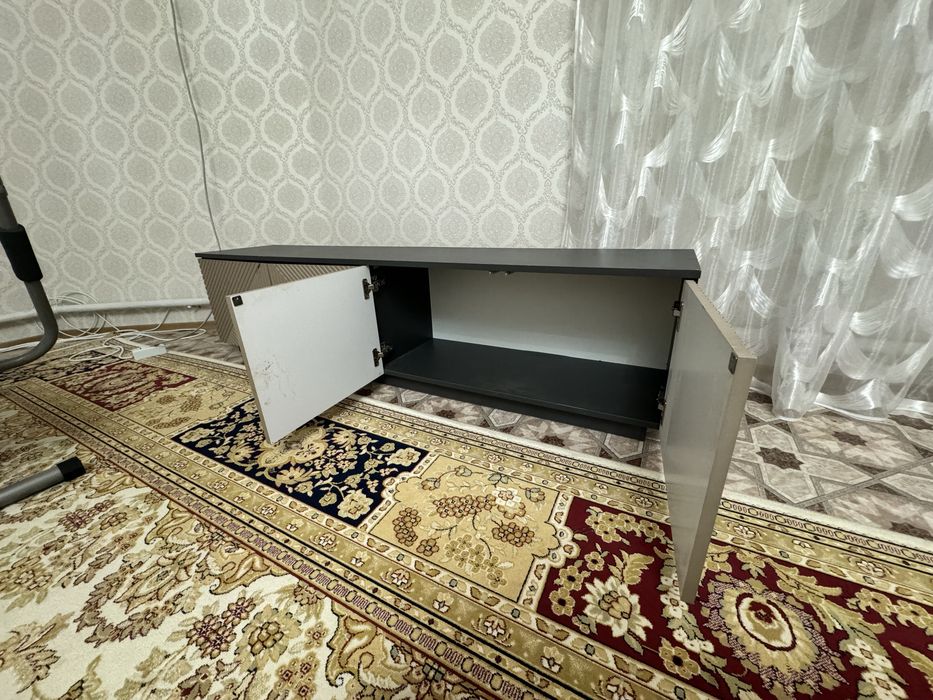 Подставка телевизора