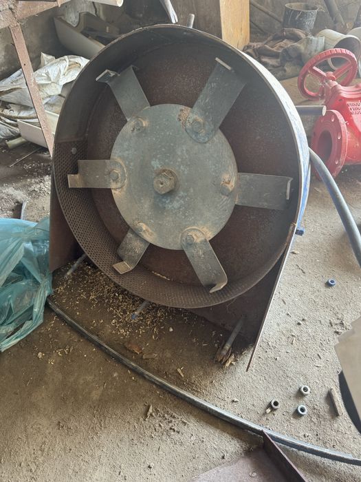 Продам  дробилку