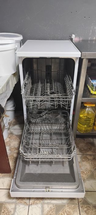 Продам посудомоечную машину