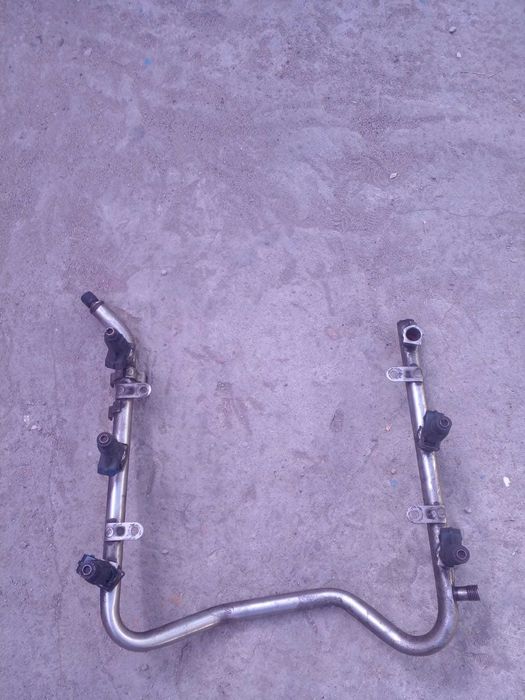 топливная рампа и форсунки мерседес 2.4 обьем