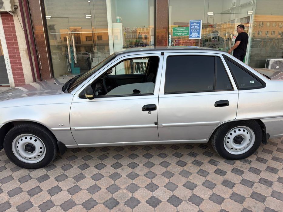 Neksiya 1.6 sotiladi