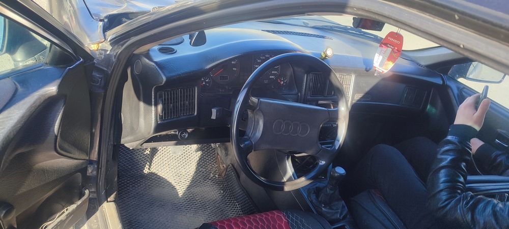 Продам Ауди 80 б3