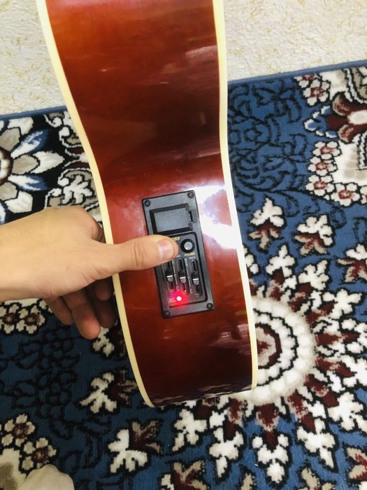 Samarqand gitara sotiladi sroshna