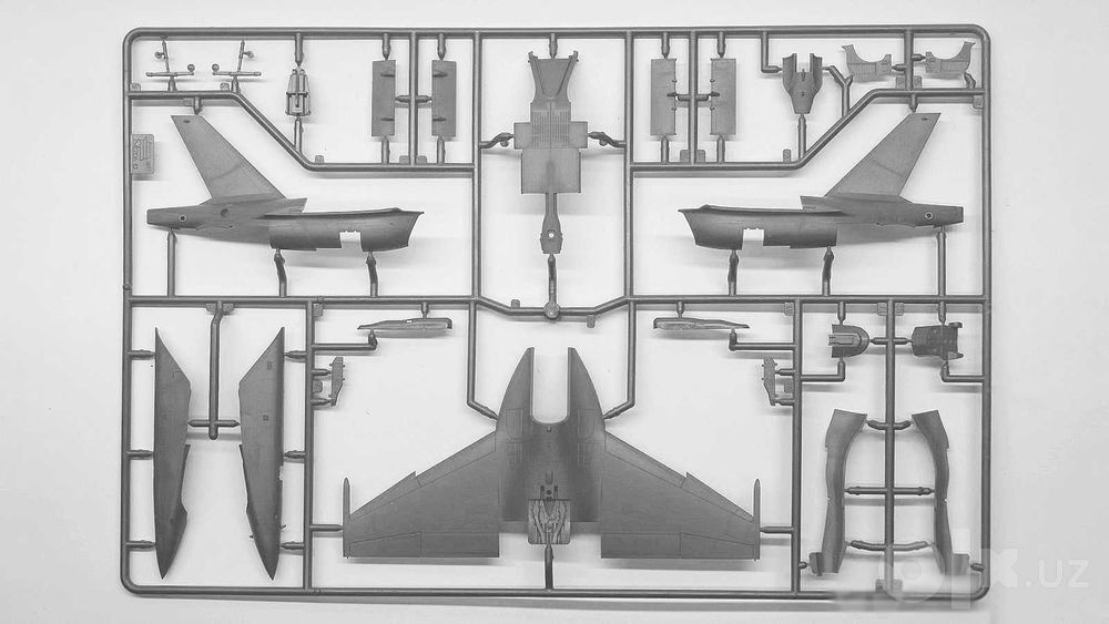 Сборная модель - Учебно Боевой самолет ЯК-130 Масштаб 1:72 ZVEZDA