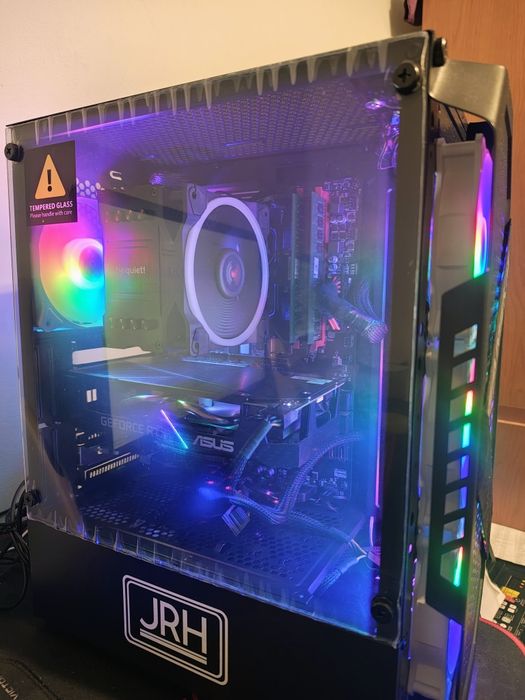 Desktop ryzen 7 2700x, rtx 2060, 16gb RAM