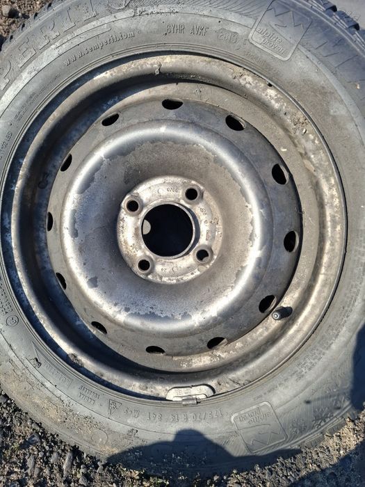 Vand roata rezerva R 14 peugeot are si anvelopa 175 70 14 buna m+s semperit