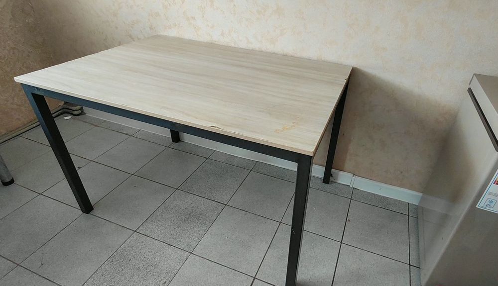 Обединный стол /кухонный стол