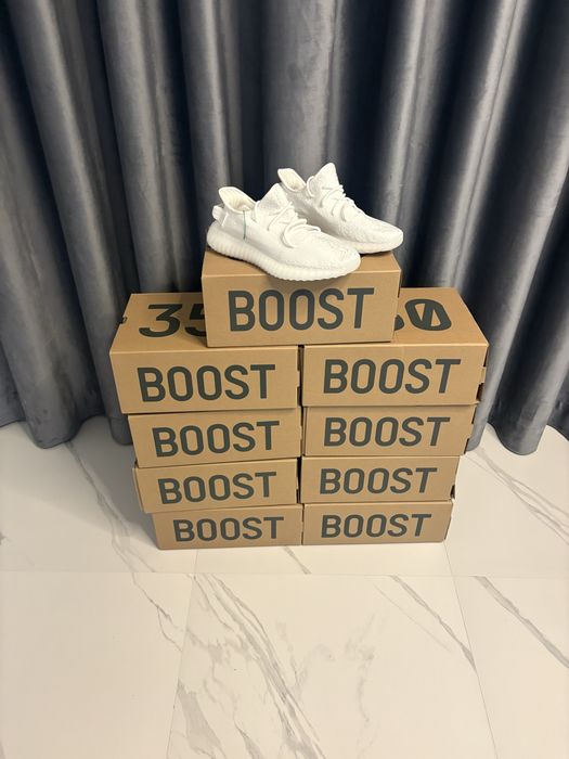 adidasi yeezy 350 v2