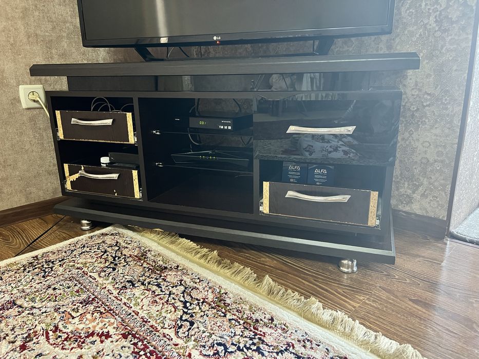 Подставка для телевизора