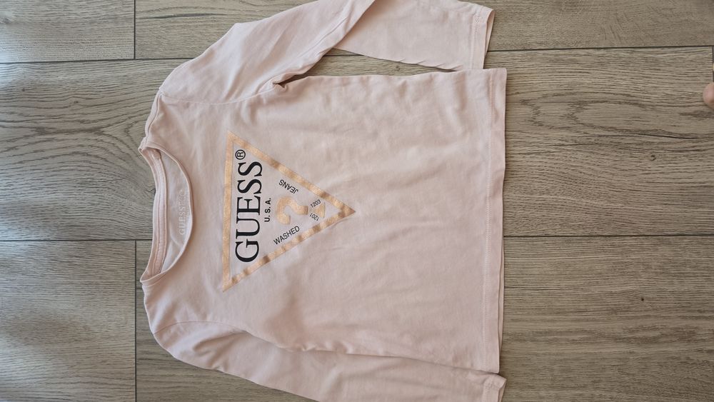 Дрехи на Guess за момиче на 4 години