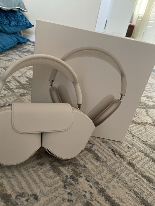 AirPods Max б/у почти новый