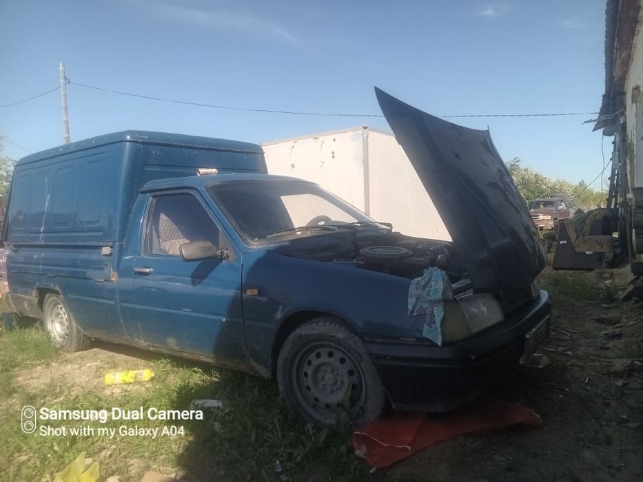 Продаеца пирожковоз