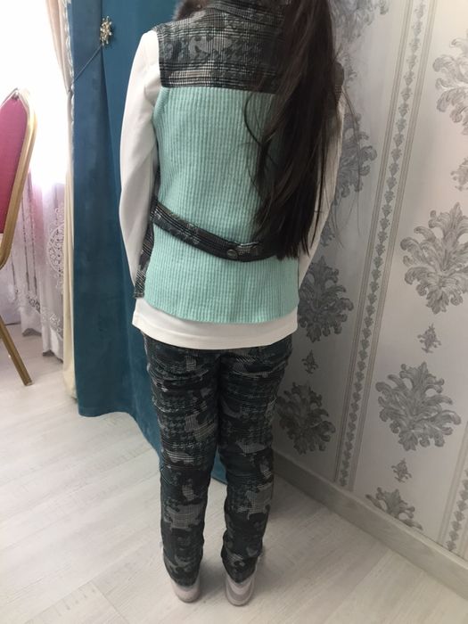 Продам костюм тройка