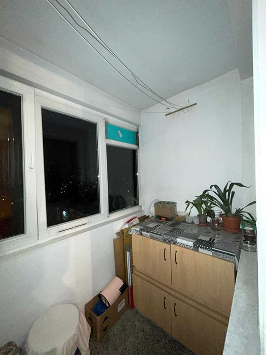 Garsoniera Piata Drumul Taberi metrou Tudor Vladimirescu 2 min  tramvai 41 3 min- Semi-renovata