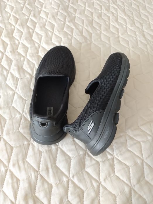 Спортни обувки skechers