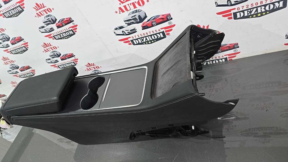 Consola centrala cu cotiera NOUA 1755501-61-D Tesla Model Y (5YJY)