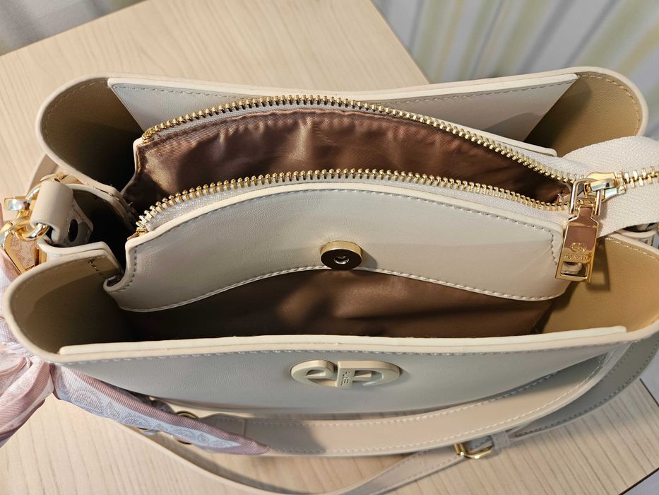 Нова дамска кожена чанта PUAFELI LY94 beige бежово кремаво еко кожа златна раница две дръжки презрамки луксозен модел