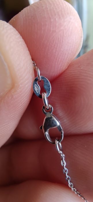 Златно колие с брилянт