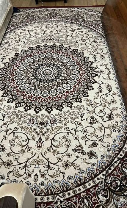 Ковер, полка для обуви