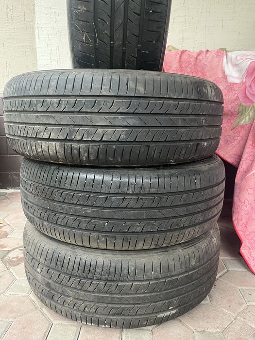 Продам почти новые шины 225/55/19