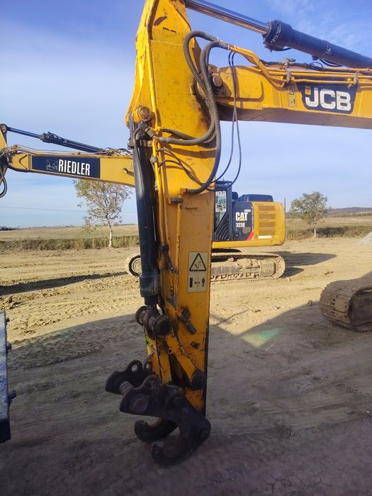 Brat escavator Jcb 145