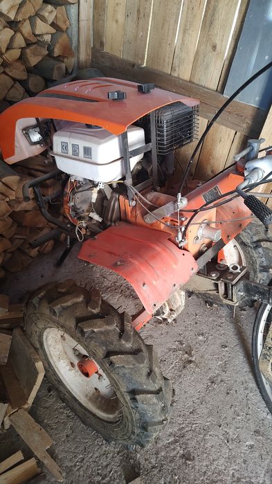 Vând motocultor in stare foarte buna