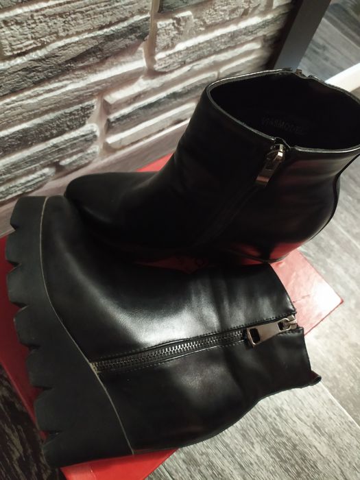 Продам ботинки осенние