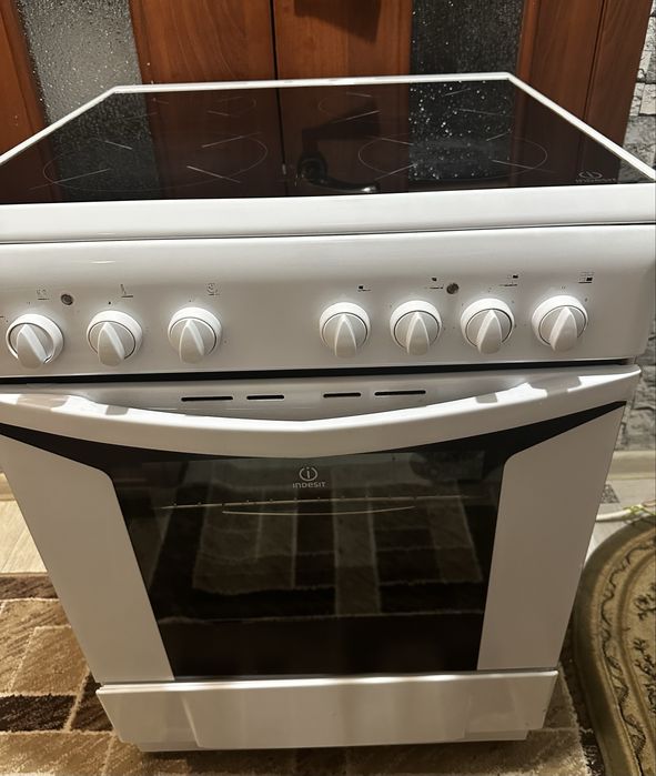 Стеклокерамическая плита indesit