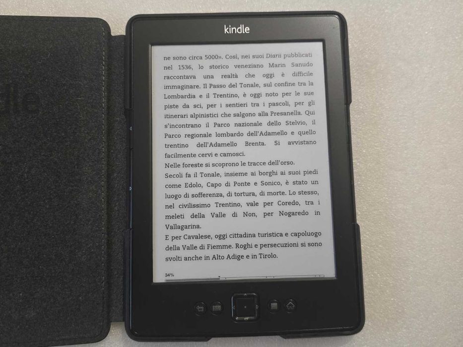 eBook Reader Amazon Kindle 4 (Gen. 4), Ecran E-Ink Pearl 6", Wi-Fi, 2GB + Husă Kindle