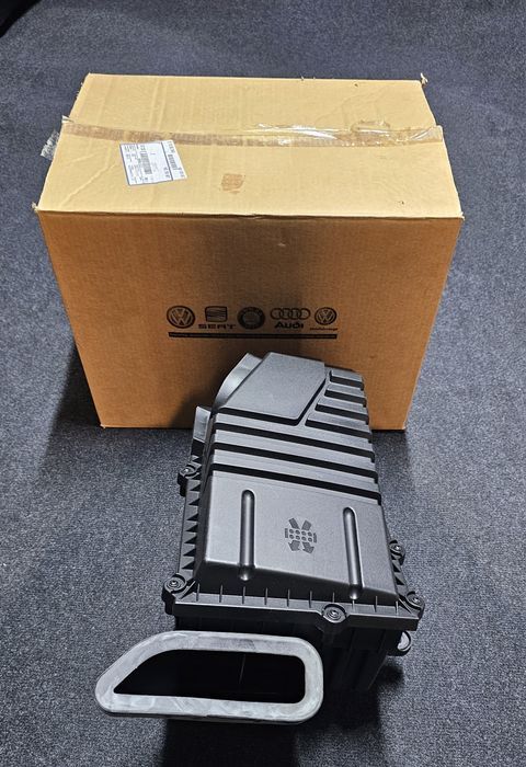 carcasa filtru aer nou originala volkswagen golf 5 / passat b6 etc

+f