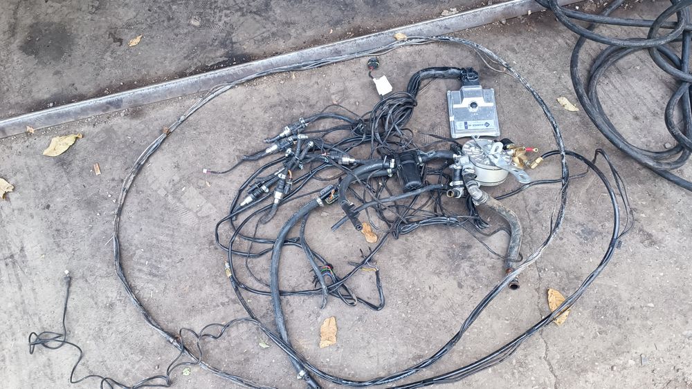 Газов инжекцион за 6 цилиндров двигател