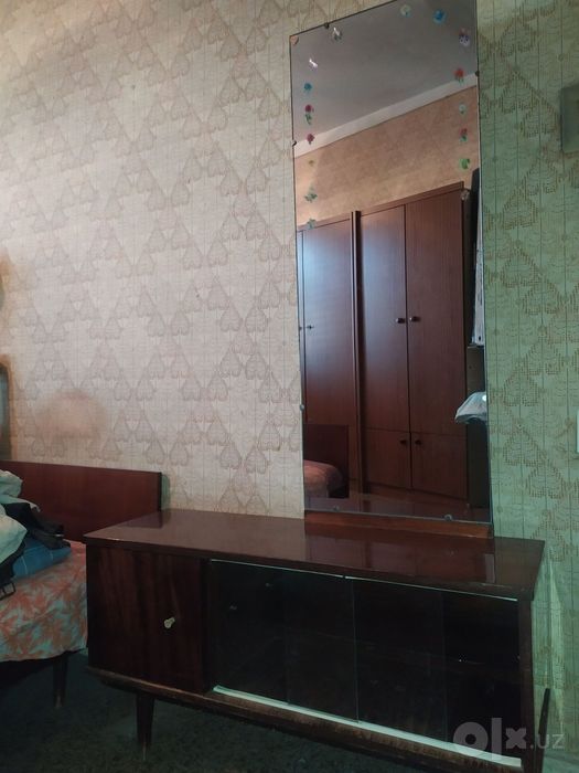 Продается  трюмо