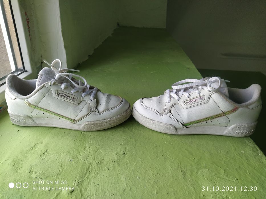 Кроссовки Adidas для девочки