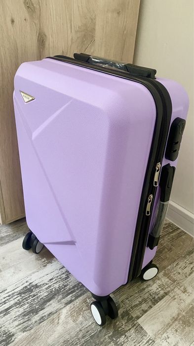 Нови ! Куфари с колелца