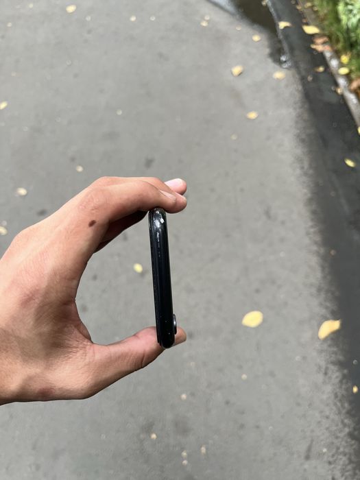 Продам iPhone XR 64 gb