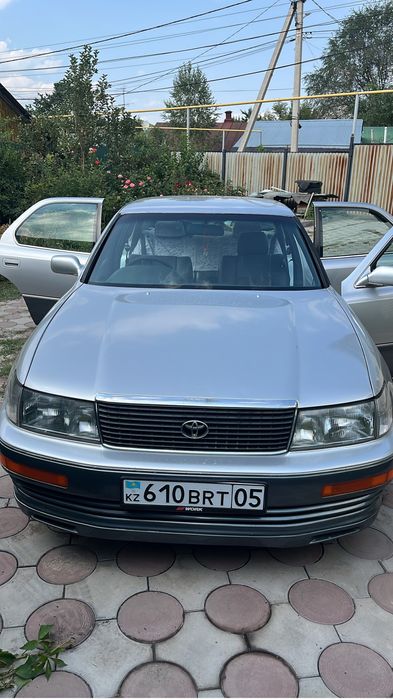 Продам машину тойота