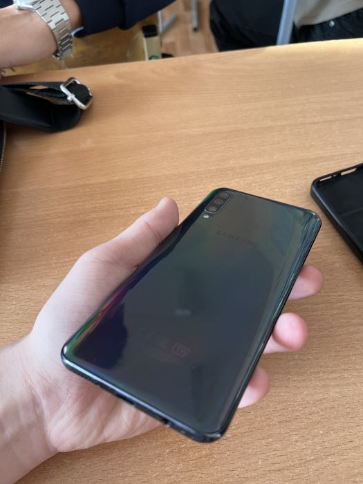 Продам Samsung A50