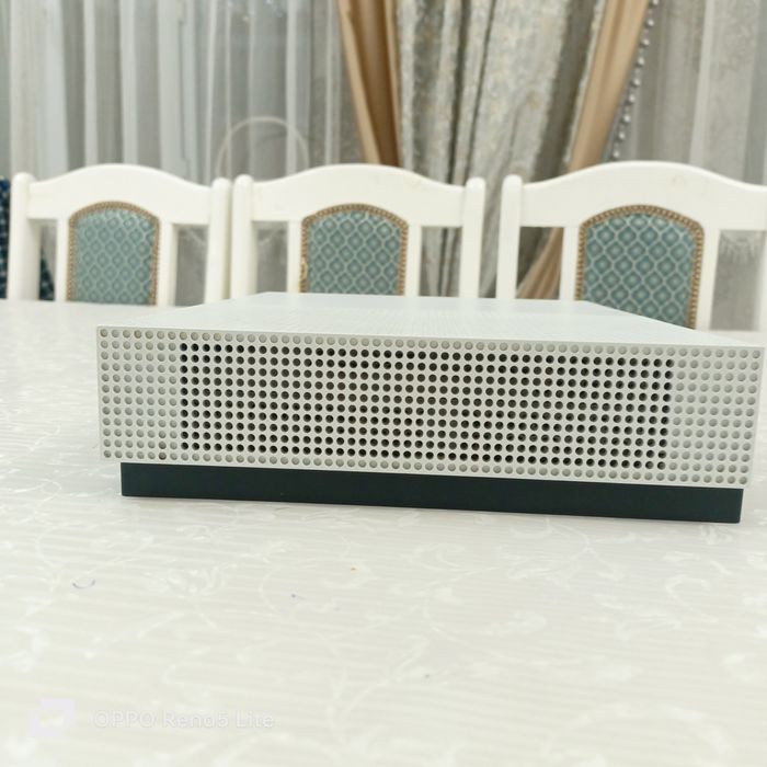 Xbox one s 1tb,2 Джостика