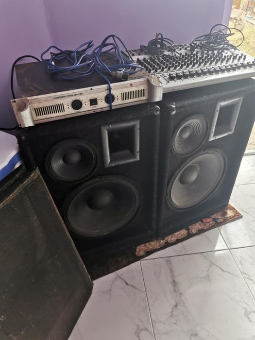 Vând boxe , preț negociabil