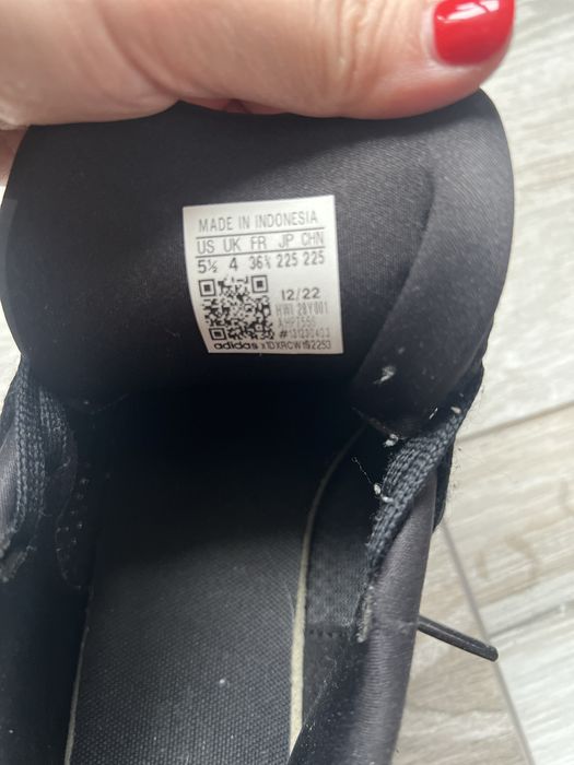 Кроссовки Adidas