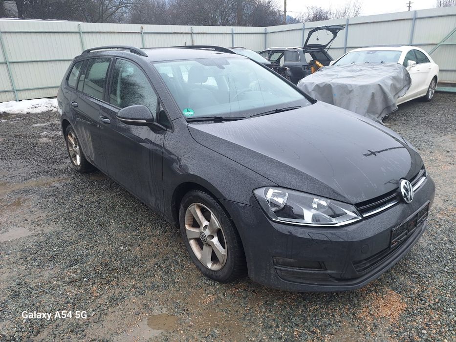 Dezmembrez VW Golf 7 break motor 1.6 CLBM cod culoare LI7F