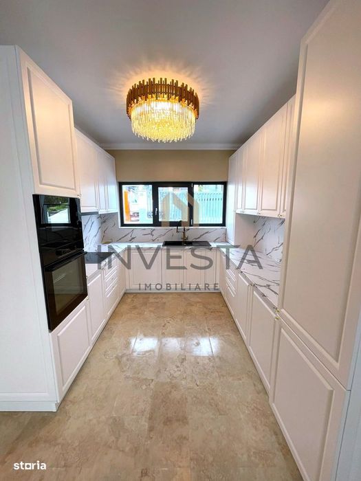 Casa moderna cu priveliste asupra orasului, terasa cu jacuzzi, Iris