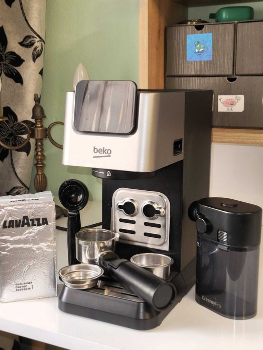 Espressor manual BEKO CaffeExperto CEP5304X, 1.1l, 1600W, 15 bar, negru-argintiu