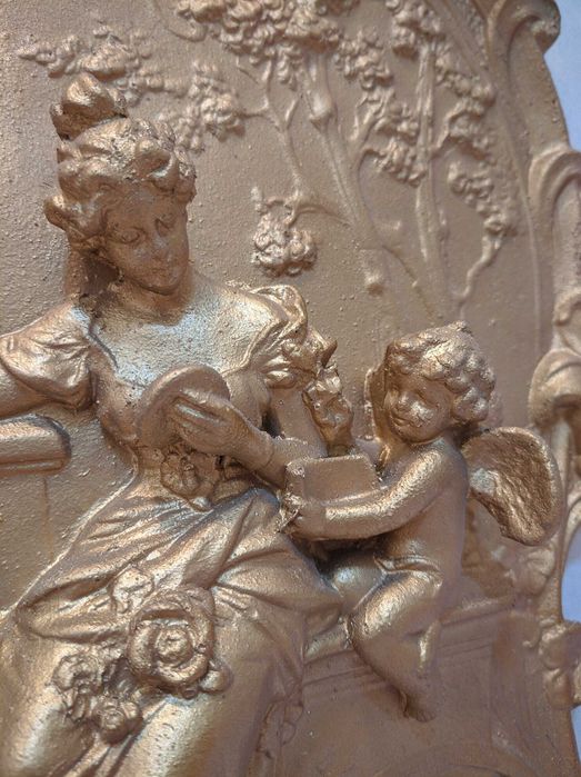 Настенное панно, барельеф.