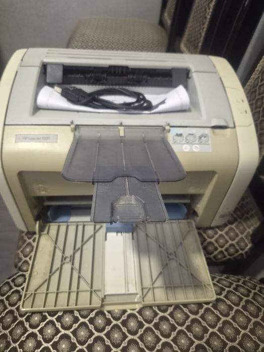 Продам принтер HP LaserJet 1020, и сканер HP scanned 200