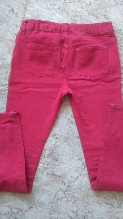 Червени дънки слим